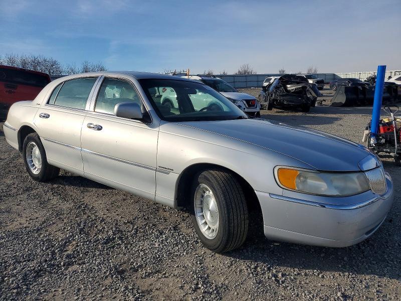 1999 Lincoln Town car Executive