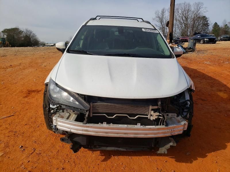 2020 Chrysler Voyager lxi