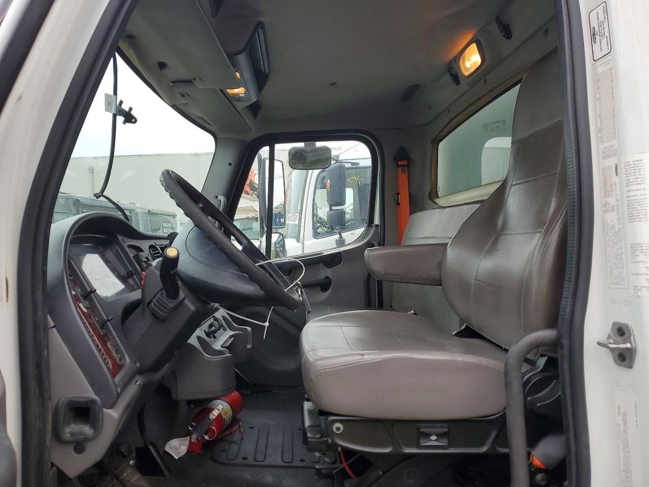 2014 Freightliner Business Class M2 BOX Truck