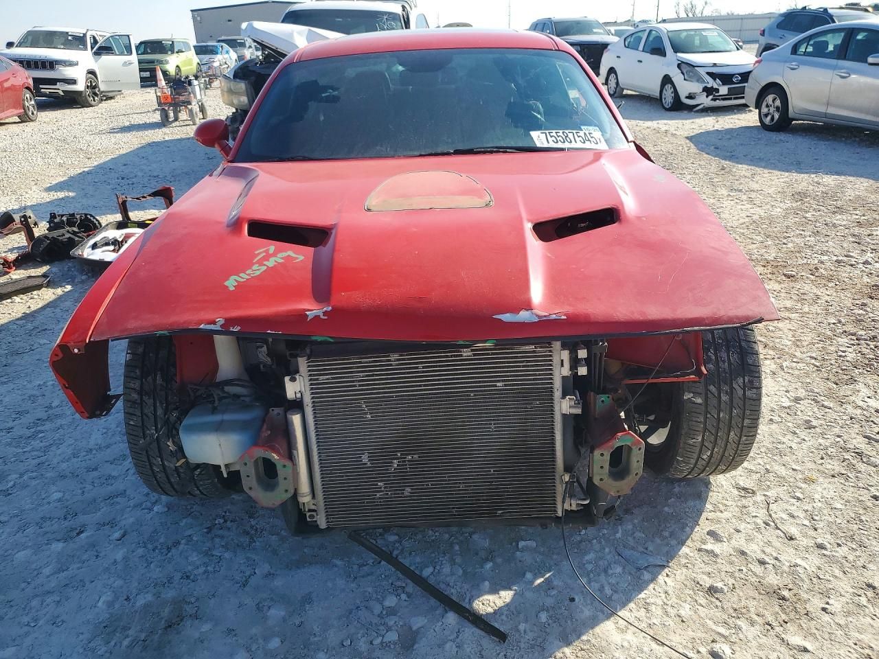 2015 Dodge Challenger sxt Plus