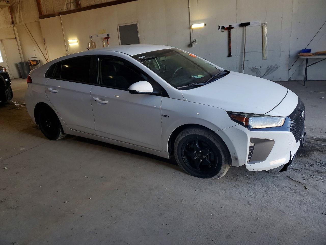 2017 Hyundai Ioniq Hybrid Blue