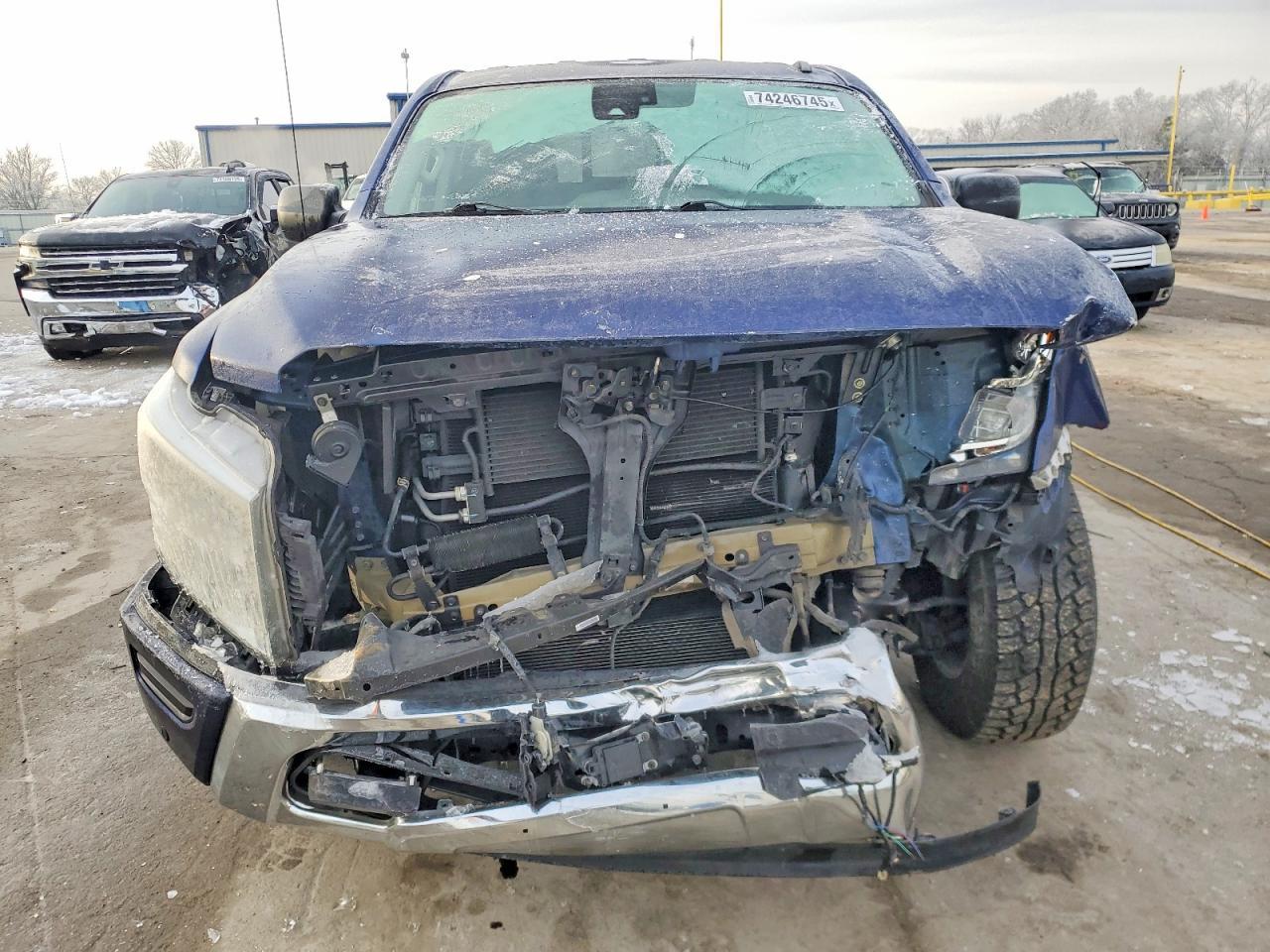 2021 Nissan Titan SV