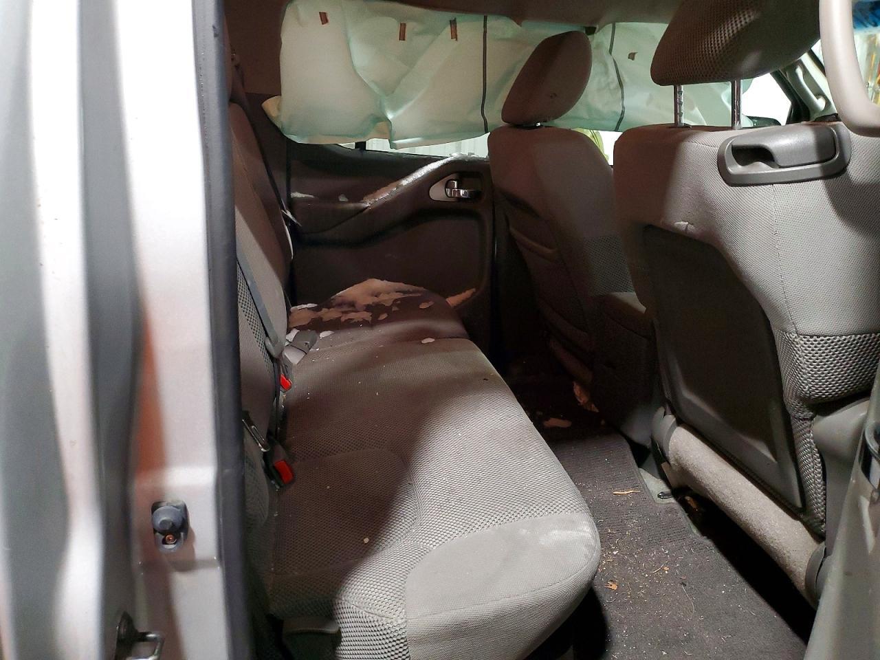 2012 Nissan Frontier s