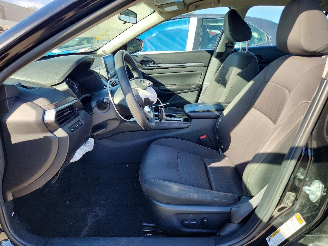 2023 Nissan Altima sv
