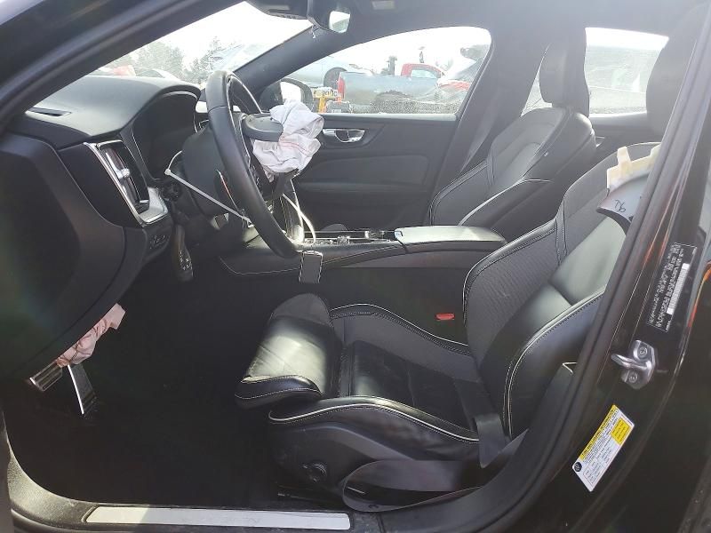 2019 Volvo S60 T8 R-design