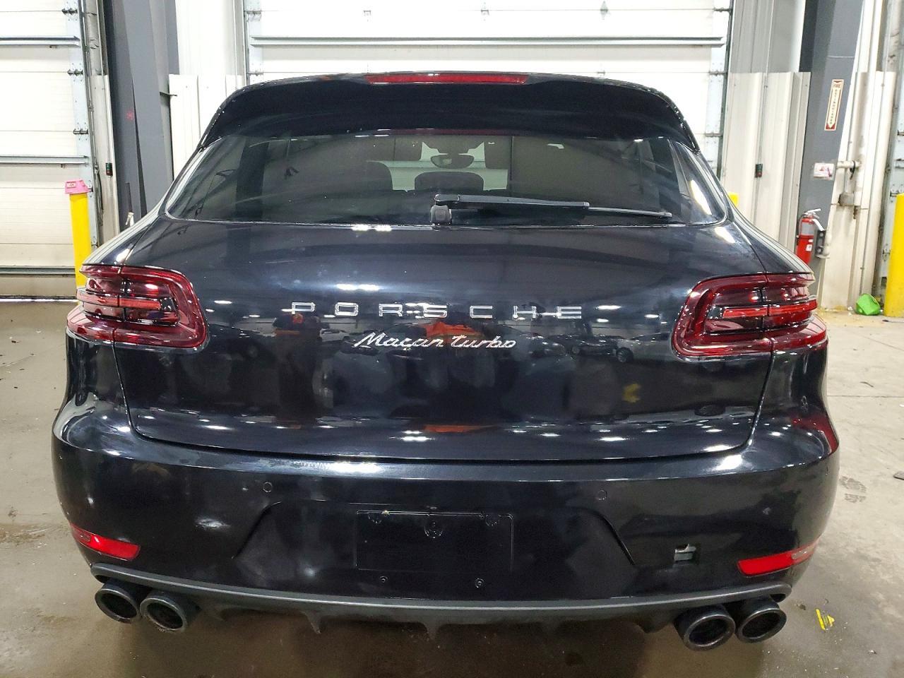 2016 Porsche Macan Turbo
