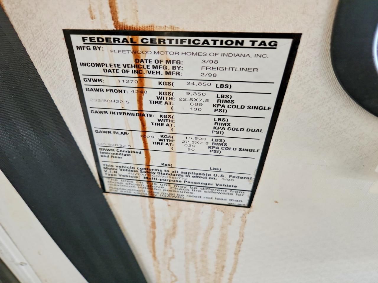 1998 Freightliner Chassis x Line Motor Home