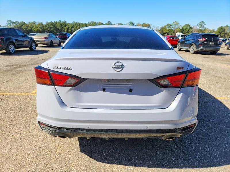 2024 Nissan Altima sr