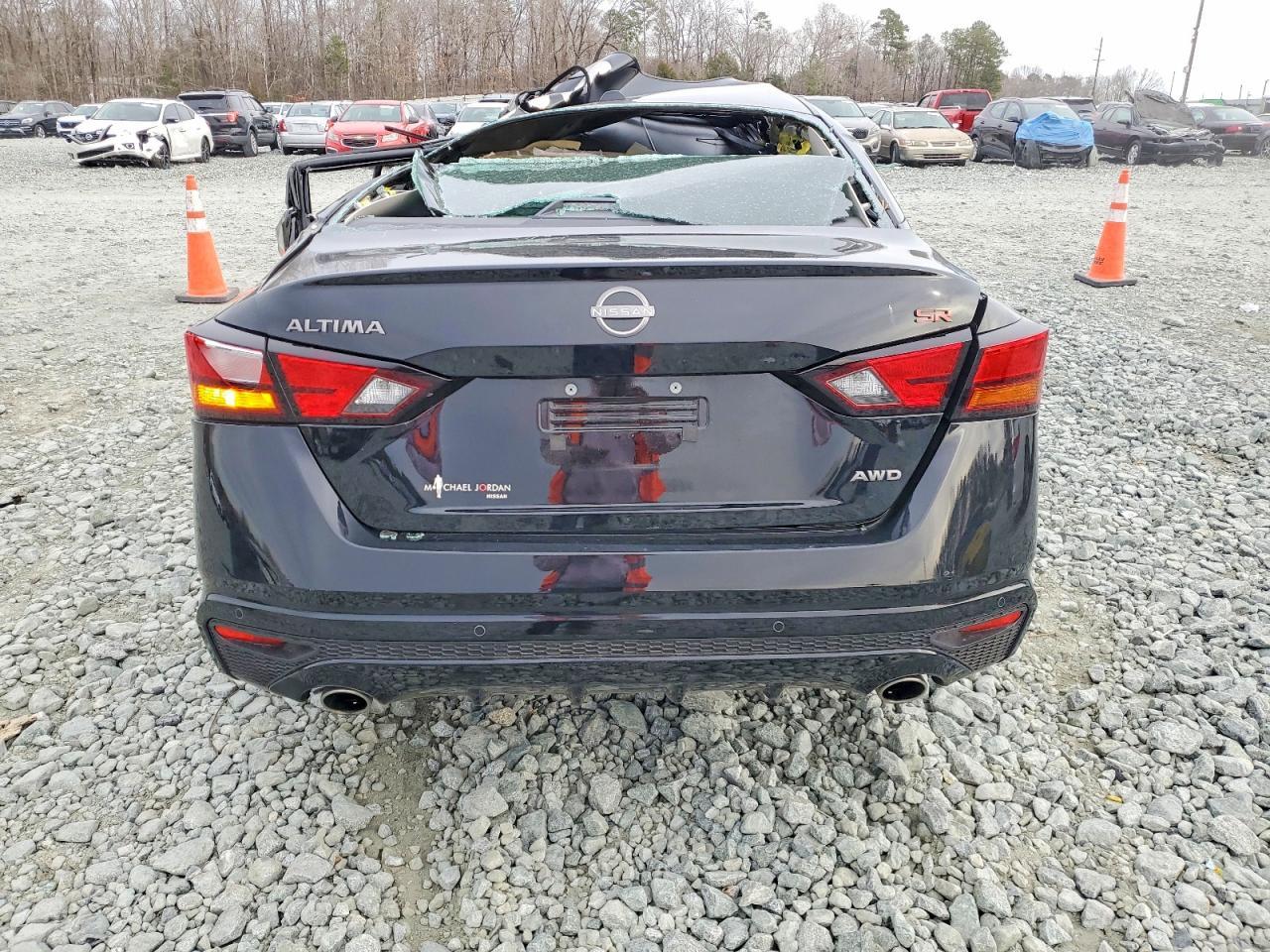 2025 Nissan Altima sr