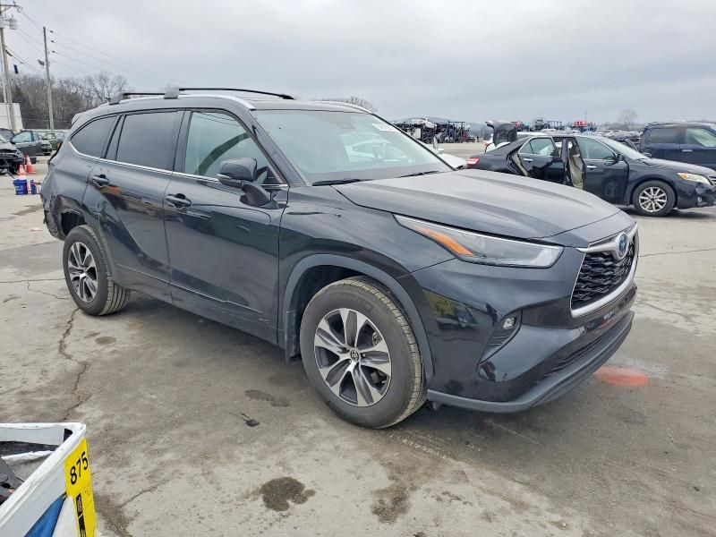 2022 Toyota Highlander Hybrid xle