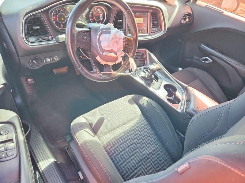 2016 Dodge Challenger sxt