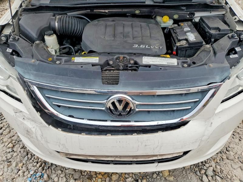 2012 Volkswagen Routan se