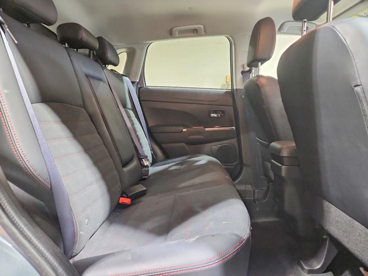 2025 Mitsubishi Outlander Sport s