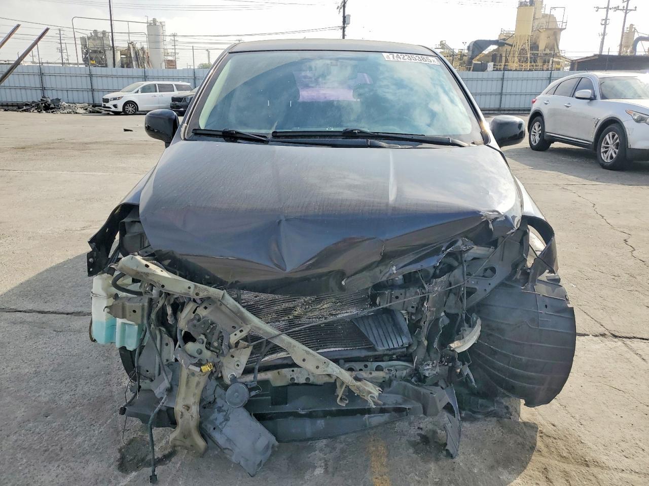 2010 Nissan Versa s