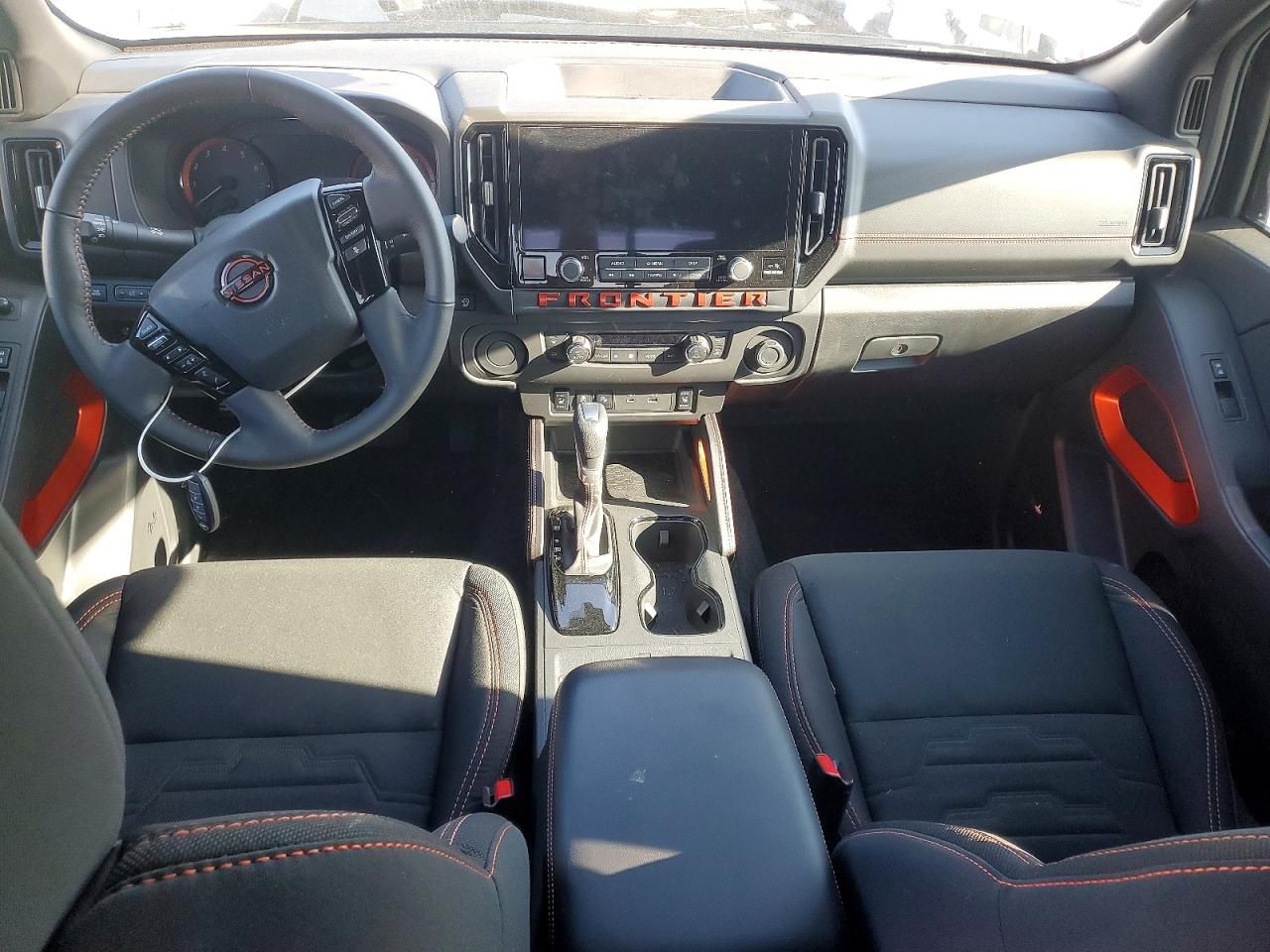 2025 Nissan Frontier s