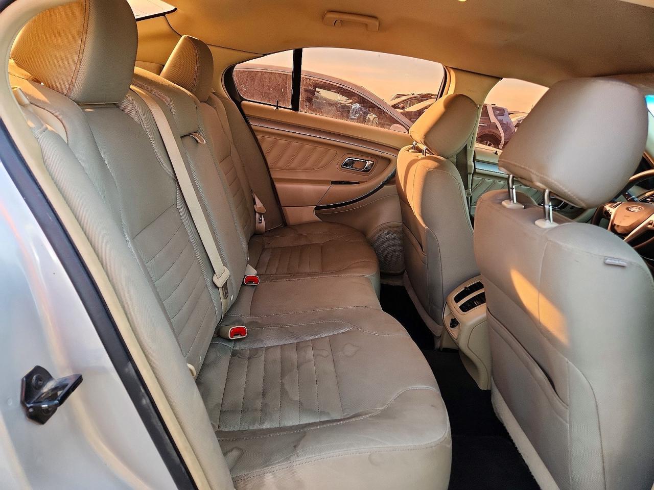 2013 Ford Taurus se