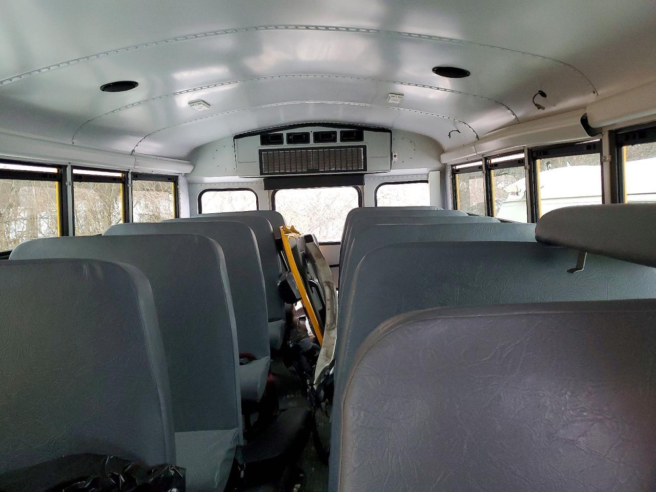 2023 Chevrolet Express G4500