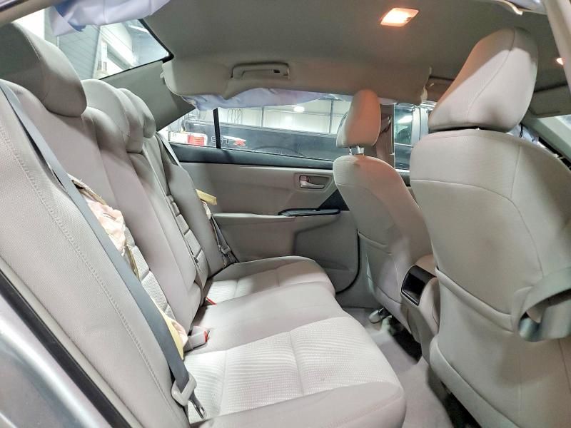 2015 Toyota Camry le