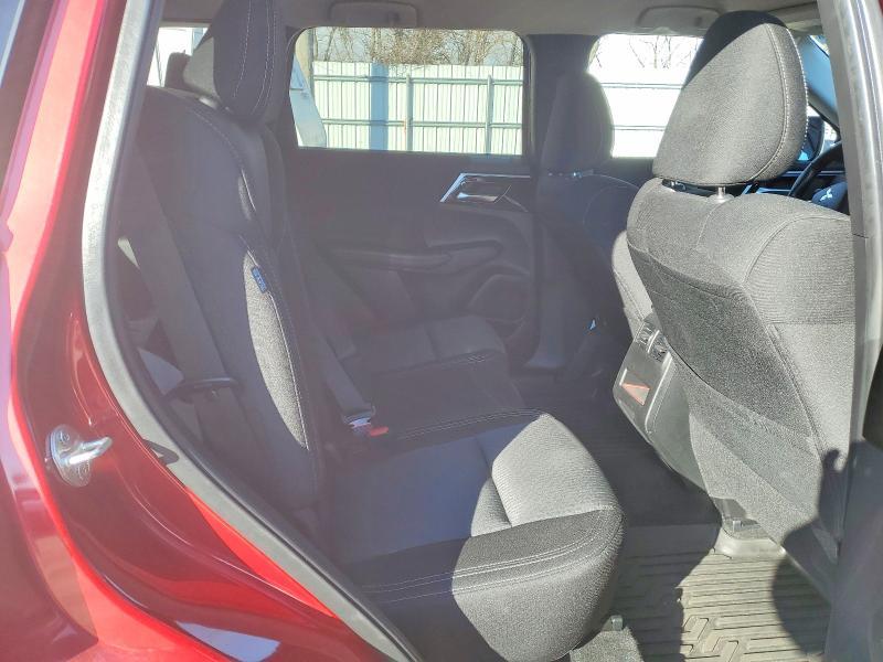 2024 Mitsubishi Outlander es