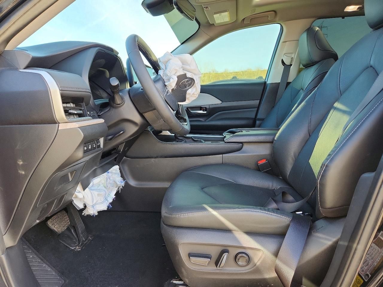 2025 Toyota Grand Highlander le