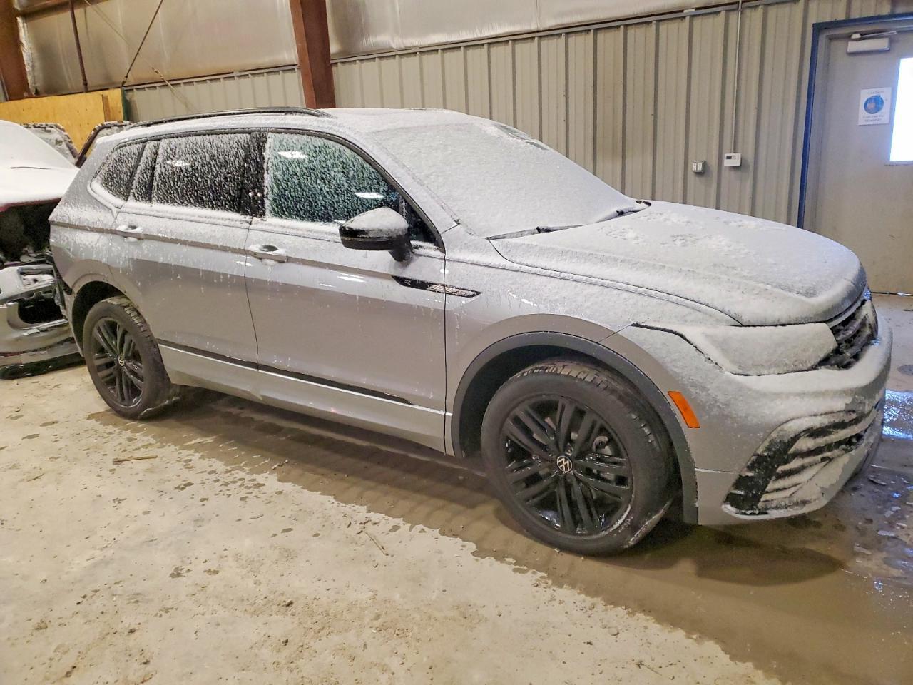 2022 Volkswagen Tiguan se R-line Black