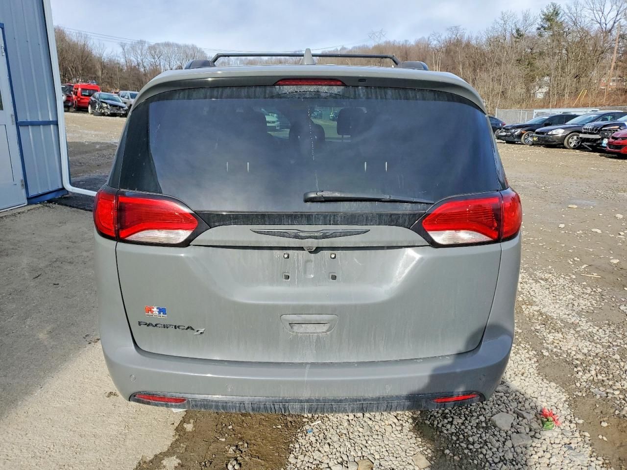 2020 Chrysler Pacifica Touring l