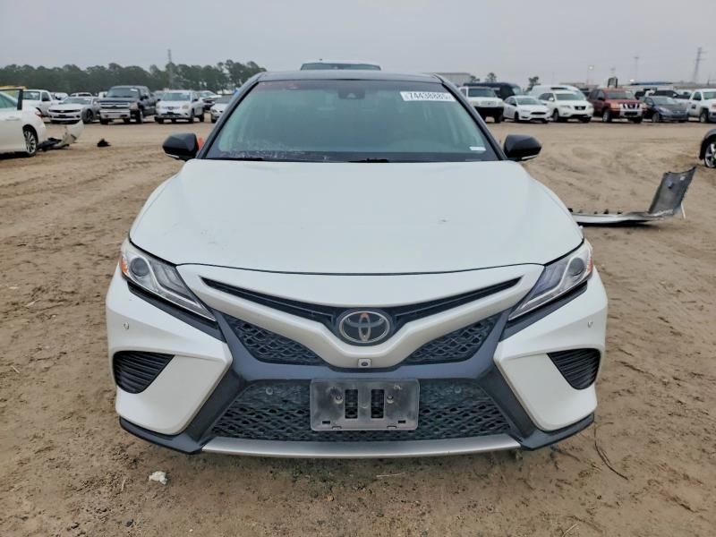 2020 Toyota Camry xse V6
