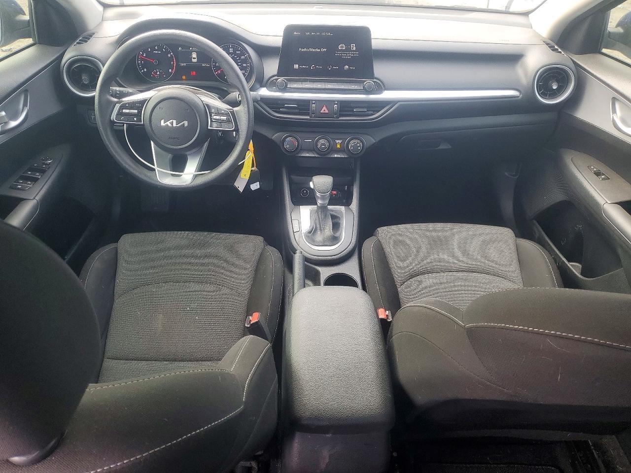 2024 KIA Forte lx
