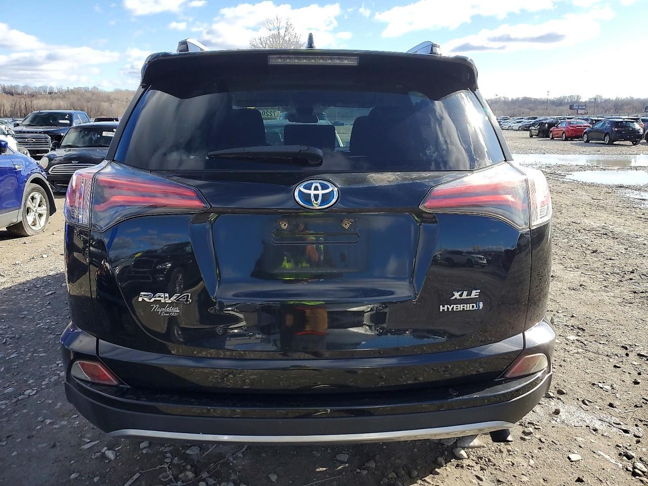 2018 Toyota Rav4 hv le