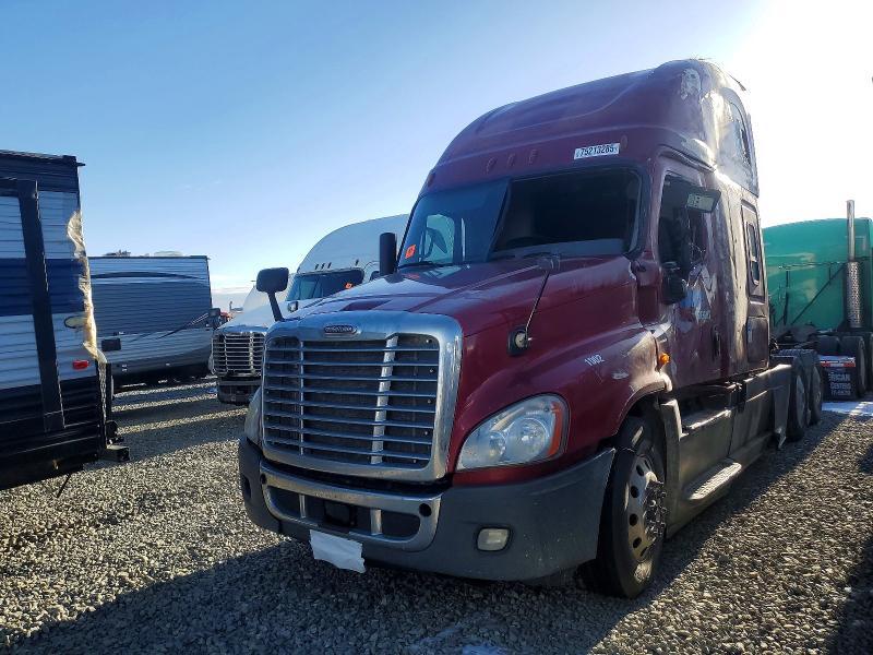 2018 Freightliner Cascadia 125 Semi Truck