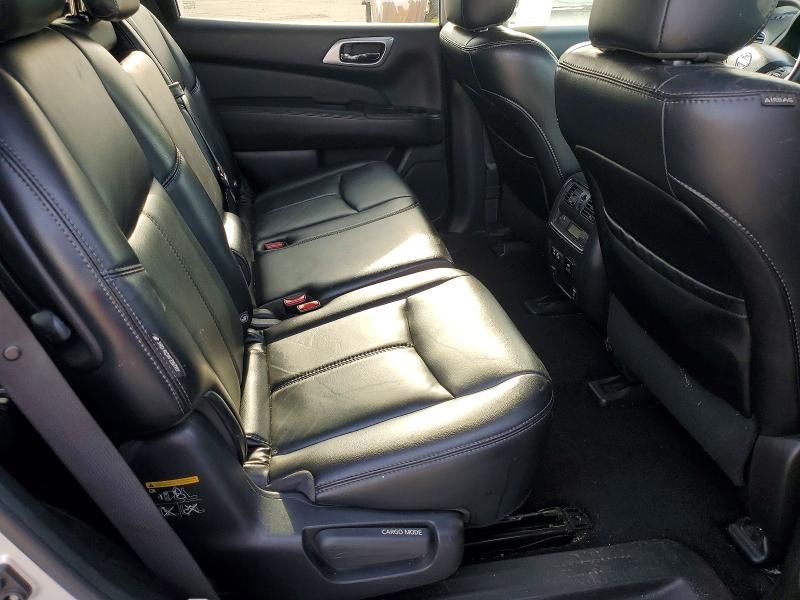 2020 Nissan Pathfinder sl