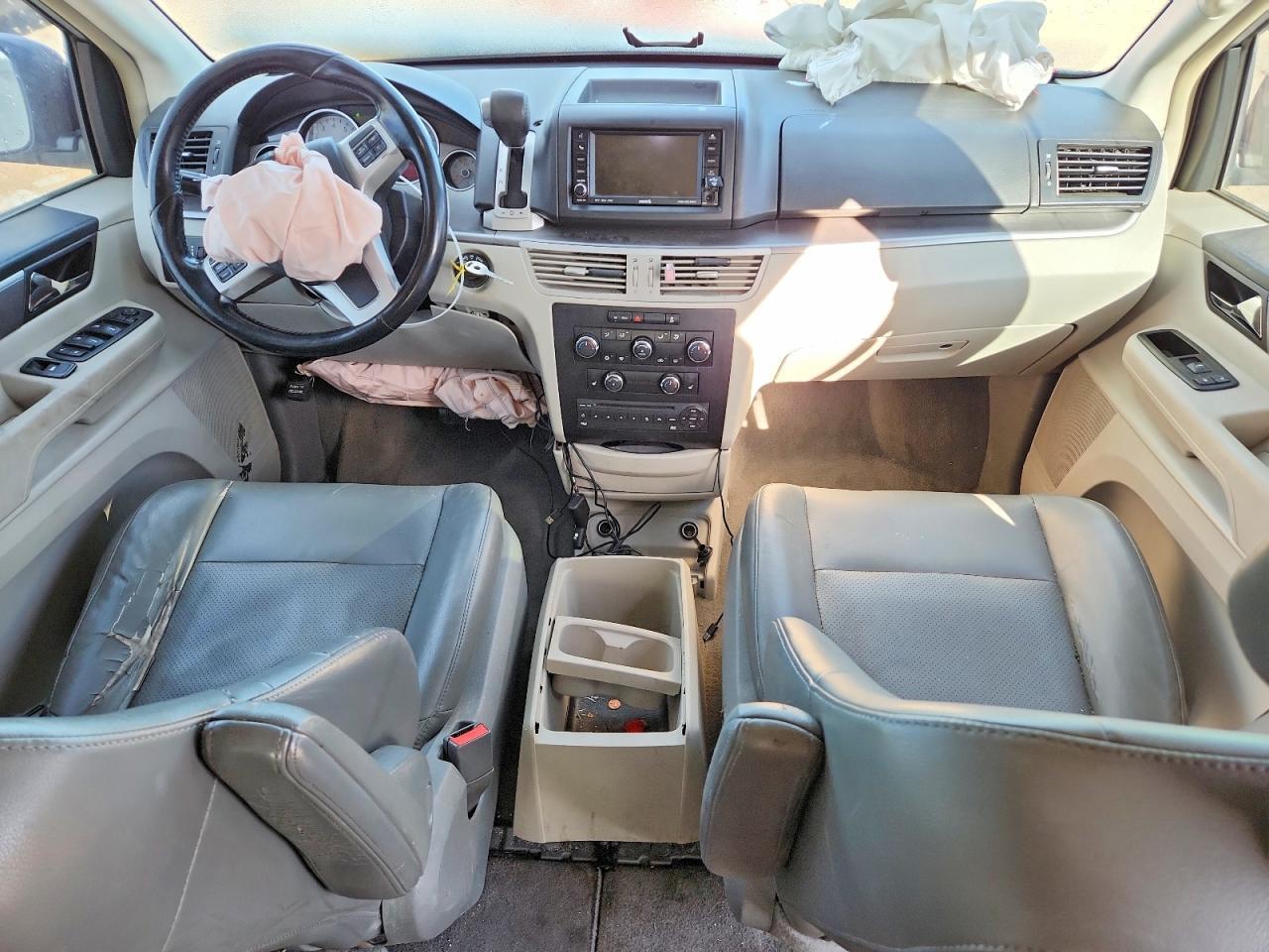 2011 Volkswagen Routan se