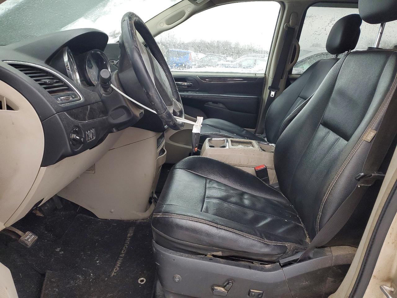 2014 Chrysler Town & Country Touring