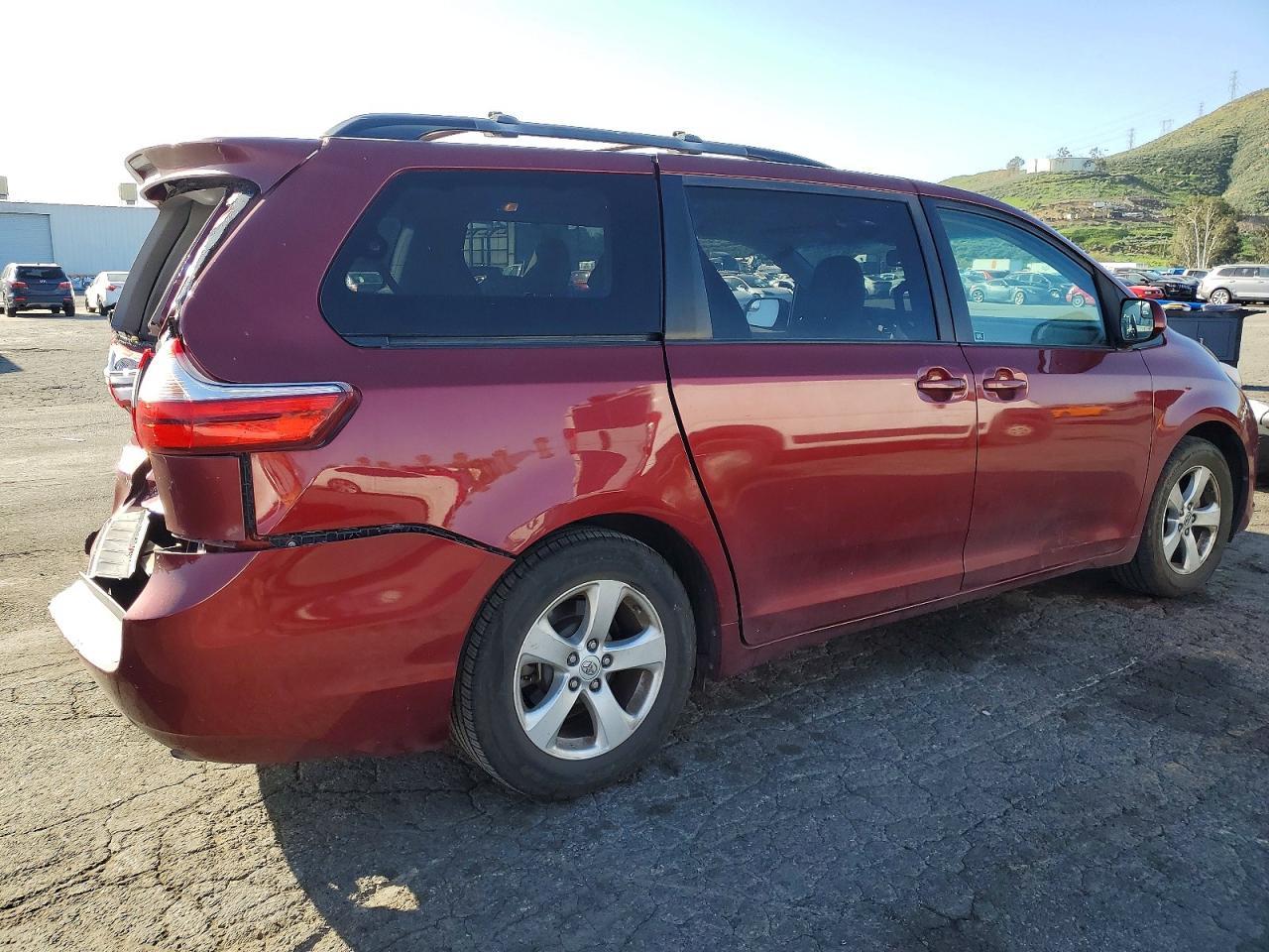 2016 Toyota Sienna le