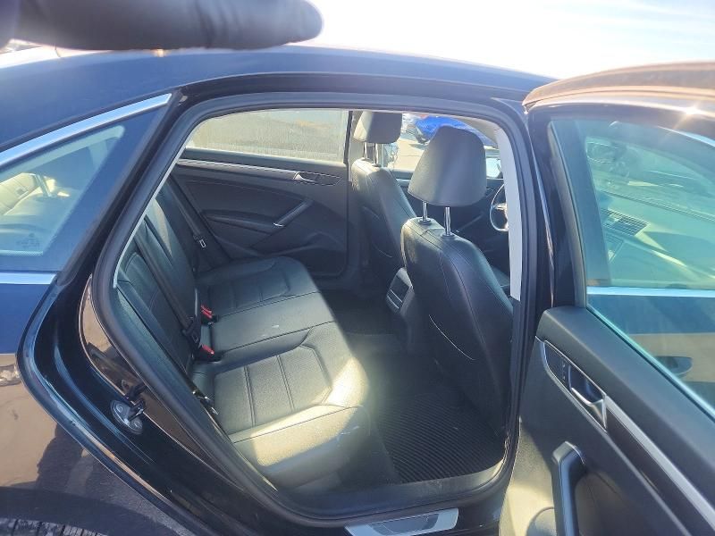 2017 Volkswagen Passat R-line