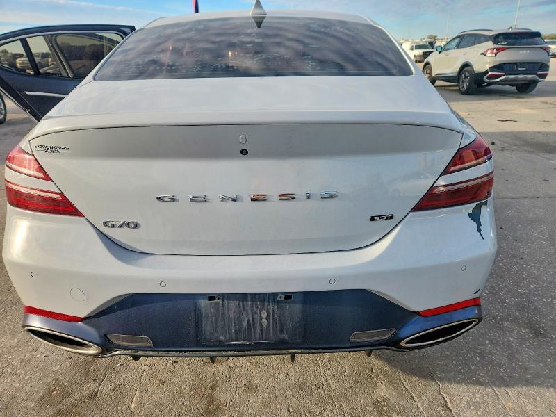 2022 Genesis G70 Base