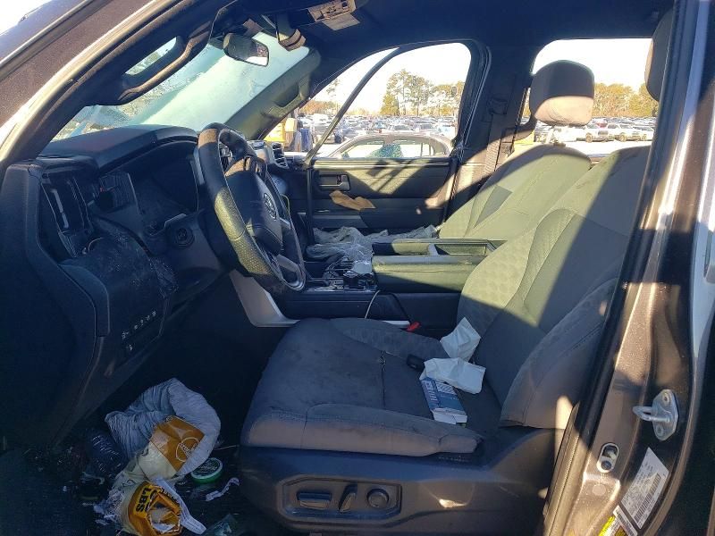 2025 Toyota Tundra Crewmax sr