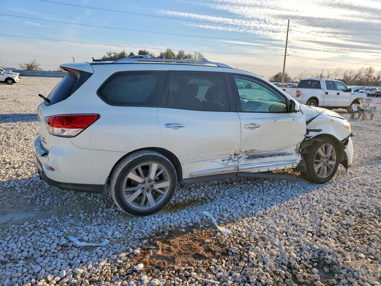 2016 Nissan Pathfinder s