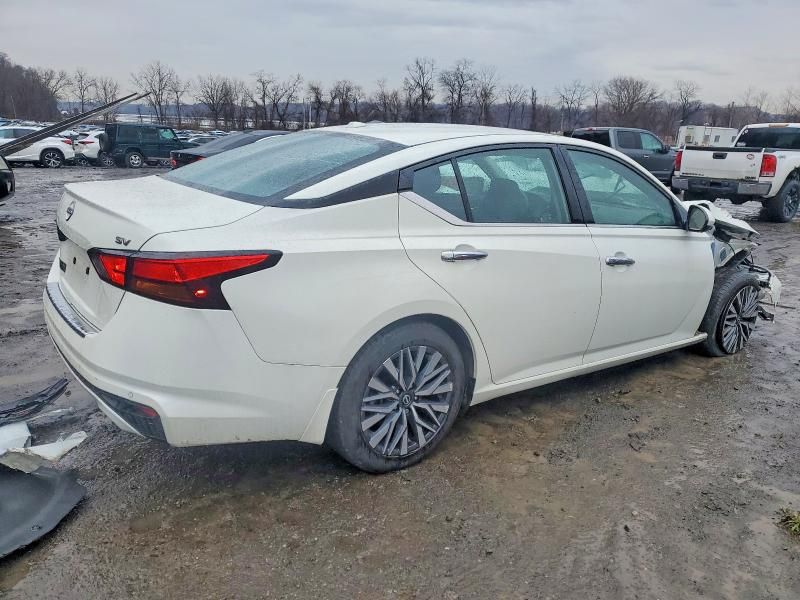 2023 Nissan Altima sv