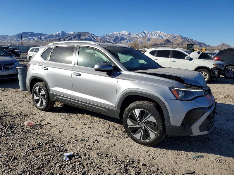 2025 Volkswagen Taos se