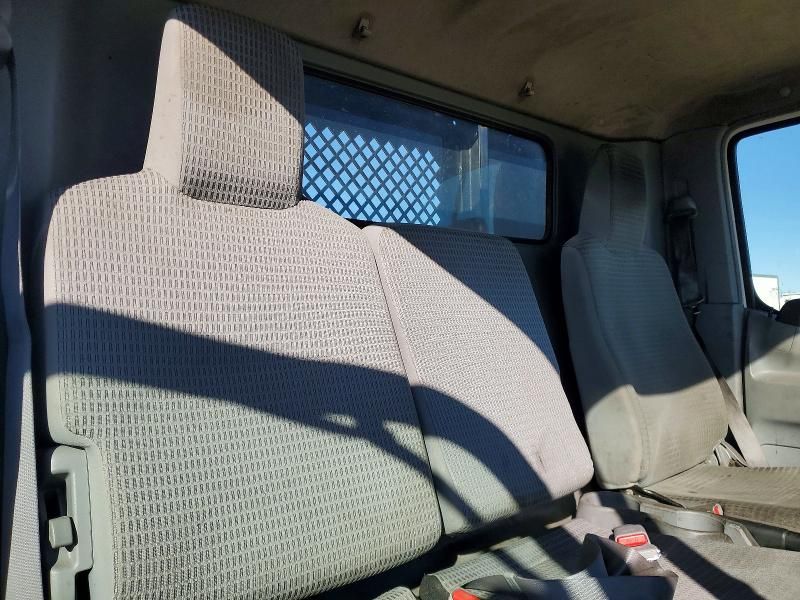 2019 Hino 195 Flatbed Truck