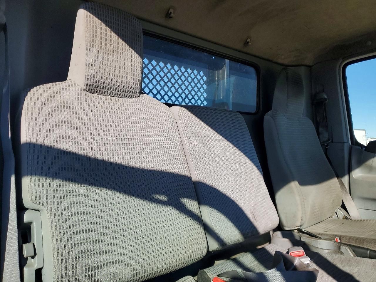 2019 Hino 195 Flatbed Truck