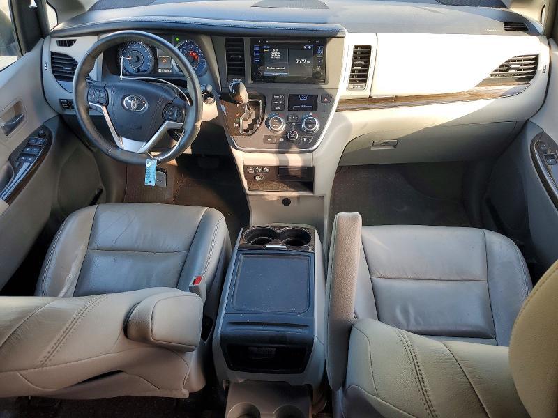 2016 Toyota Sienna xle 8-passenger
