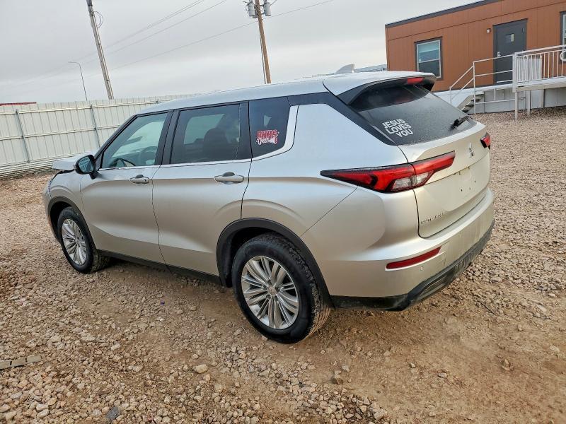 2022 Mitsubishi Outlander es