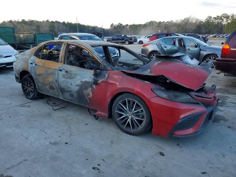 2021 Toyota Camry se