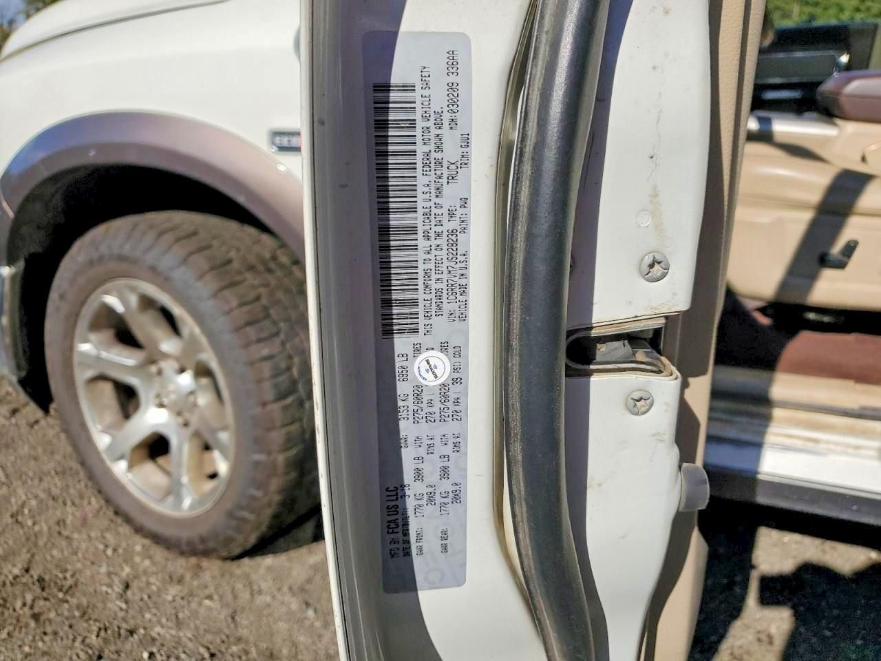 2018 Dodge 1500 Laramie 4WD 3.0l V-6 Diesel 6'4 box