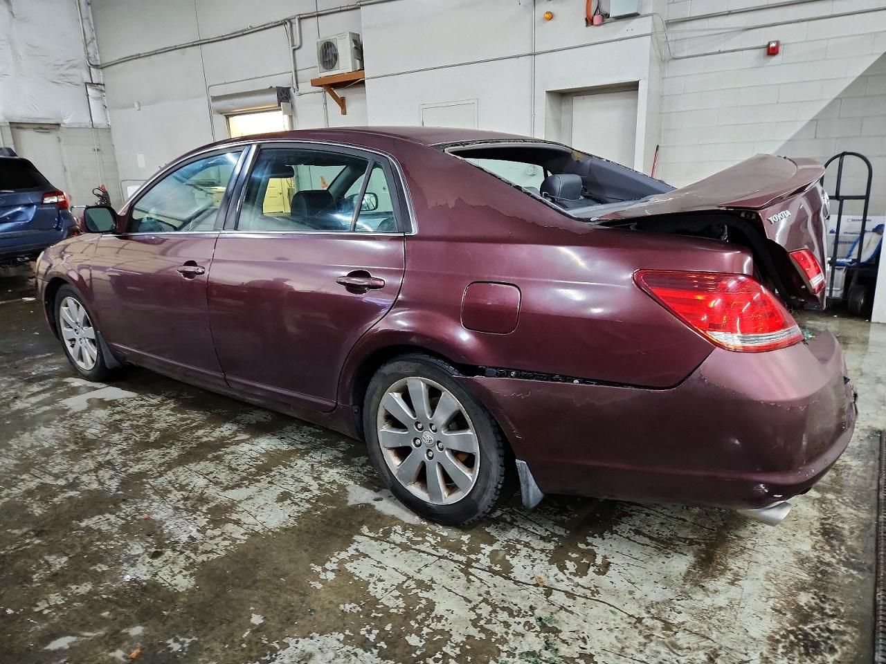 2005 Toyota Avalon xl