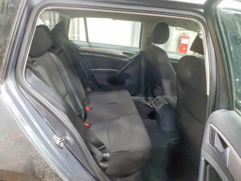 2017 Volkswagen Golf Sportwagen s