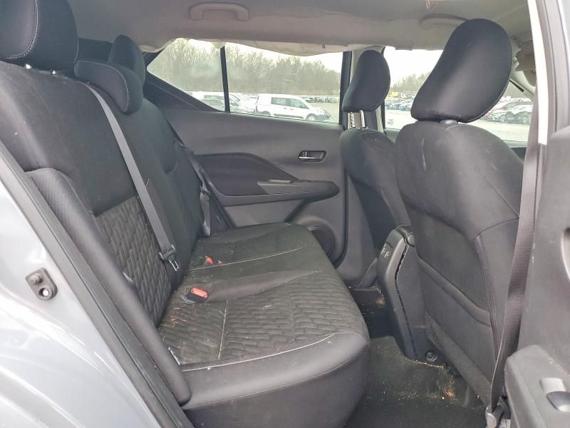 2021 Nissan Kicks sv