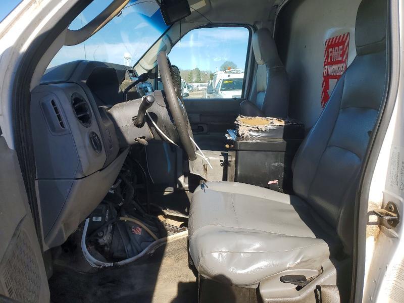 2013 Ford E350 BOX Truck